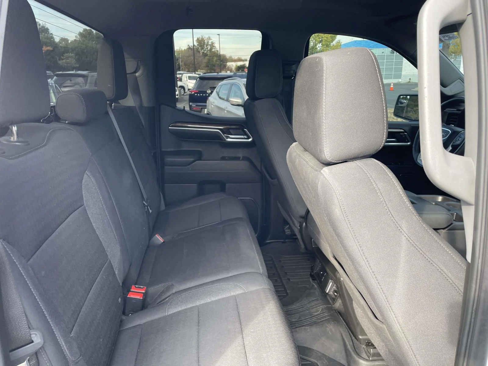 Used 2024 Summit White GMC Elevation image 9