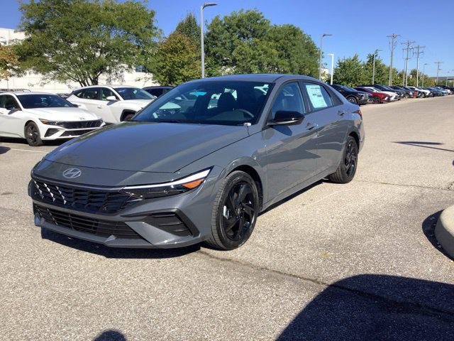 New 2026 Gray Hyundai SEL Sport Plus image 2