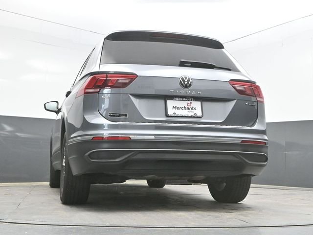 Used 2023 Gray Volkswagen 2.0T SE image 32