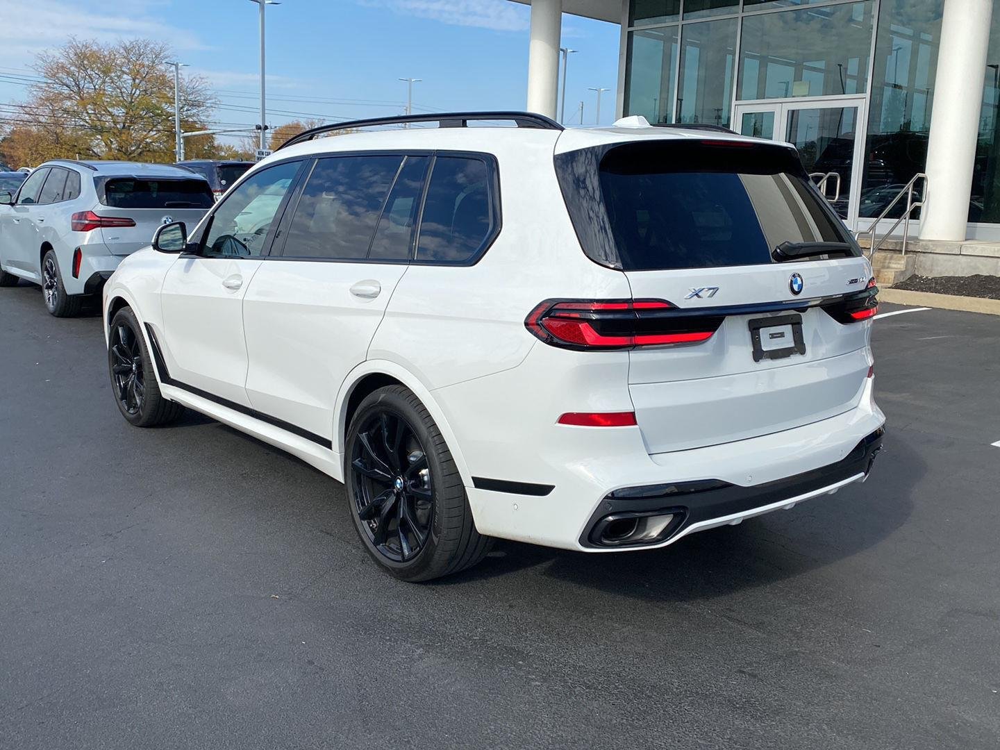 Used 2027 Alpine White BMW xDrive40i image 5