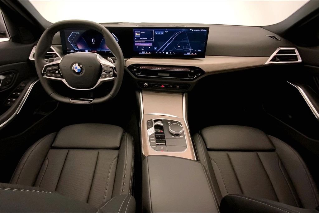 Used 2025 Skyscraper Grey Metallic BMW  image 16