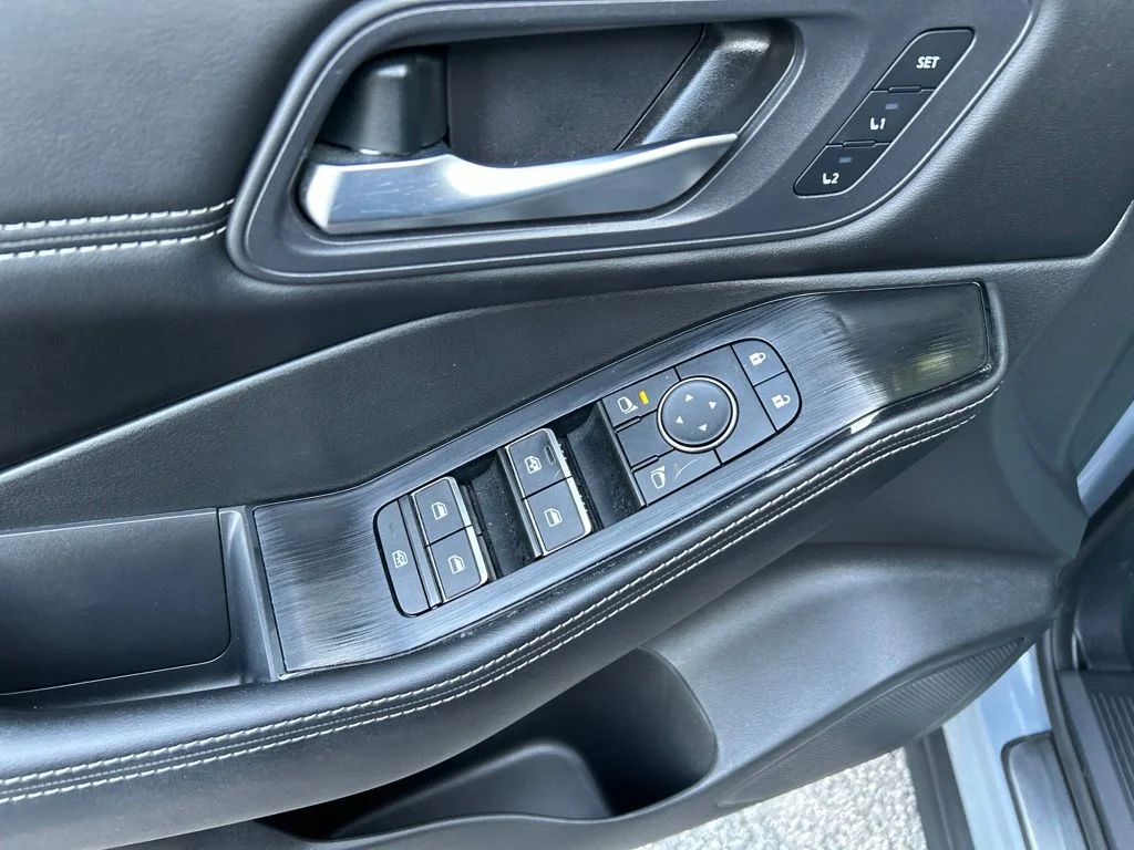 Used 2023 Gray Nissan SL image 13