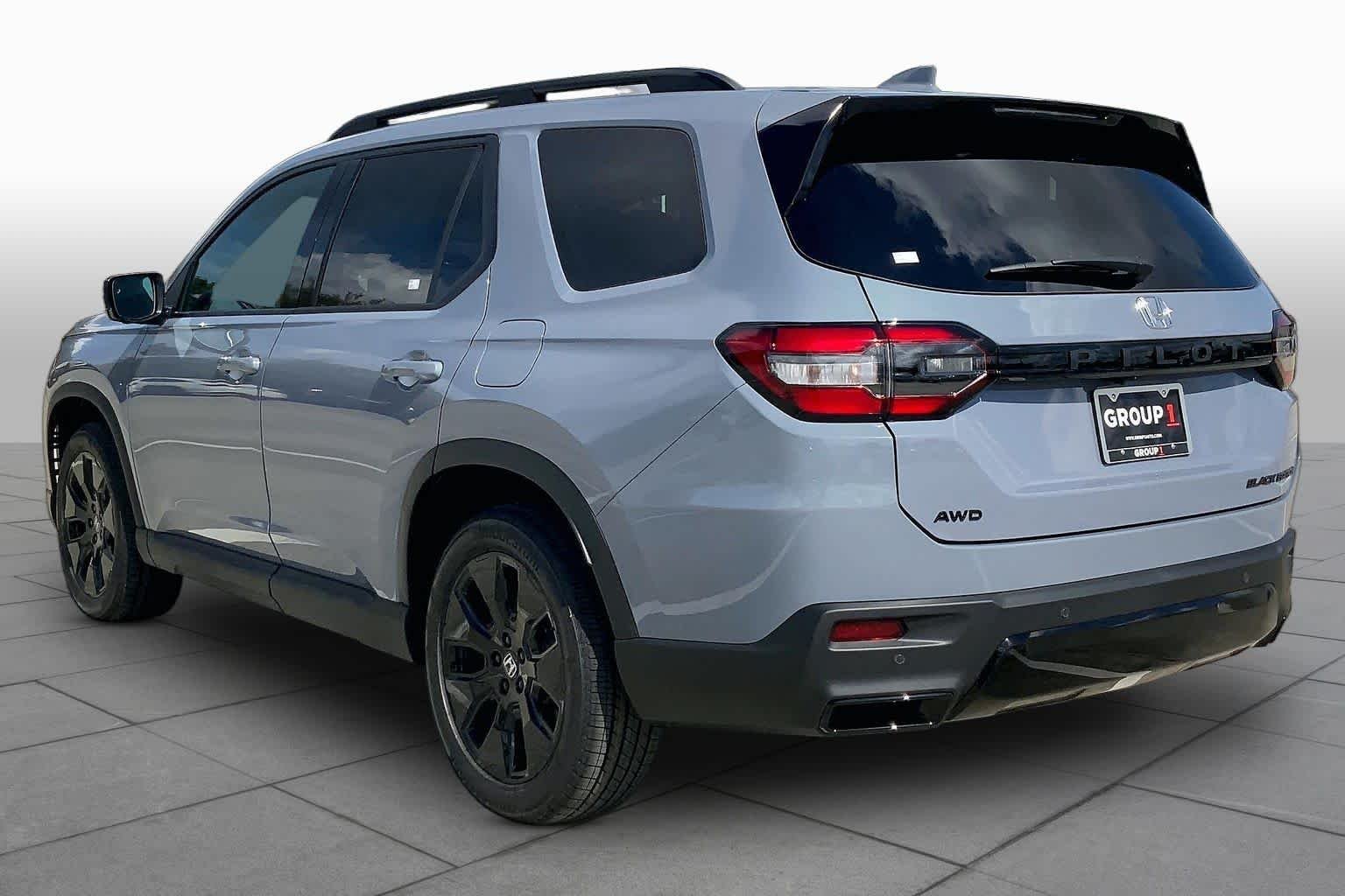 New 2026 Sonic Gray Pearl Honda Black Edition image 9