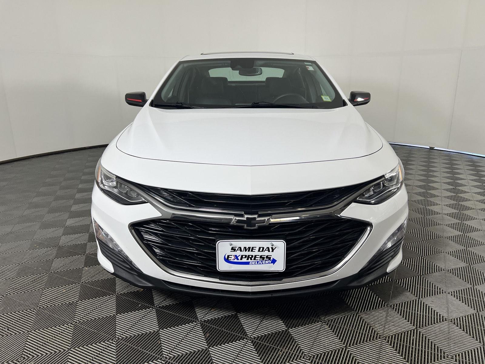 Used 2023 Summit White Chevrolet LT image 31