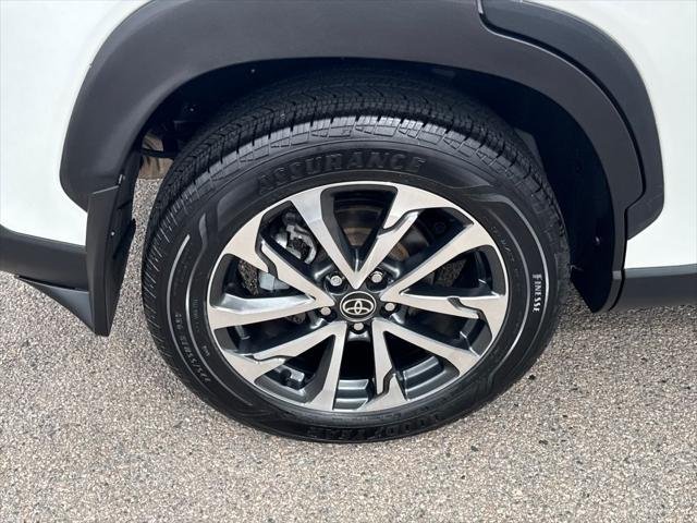 Certified Used 2023 WIND CHILL PEARL* Toyota  image 43