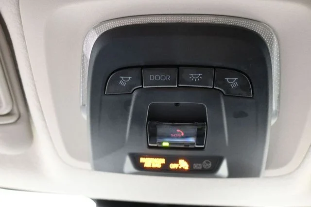 2025 Toyota Corolla LE - Photo 27