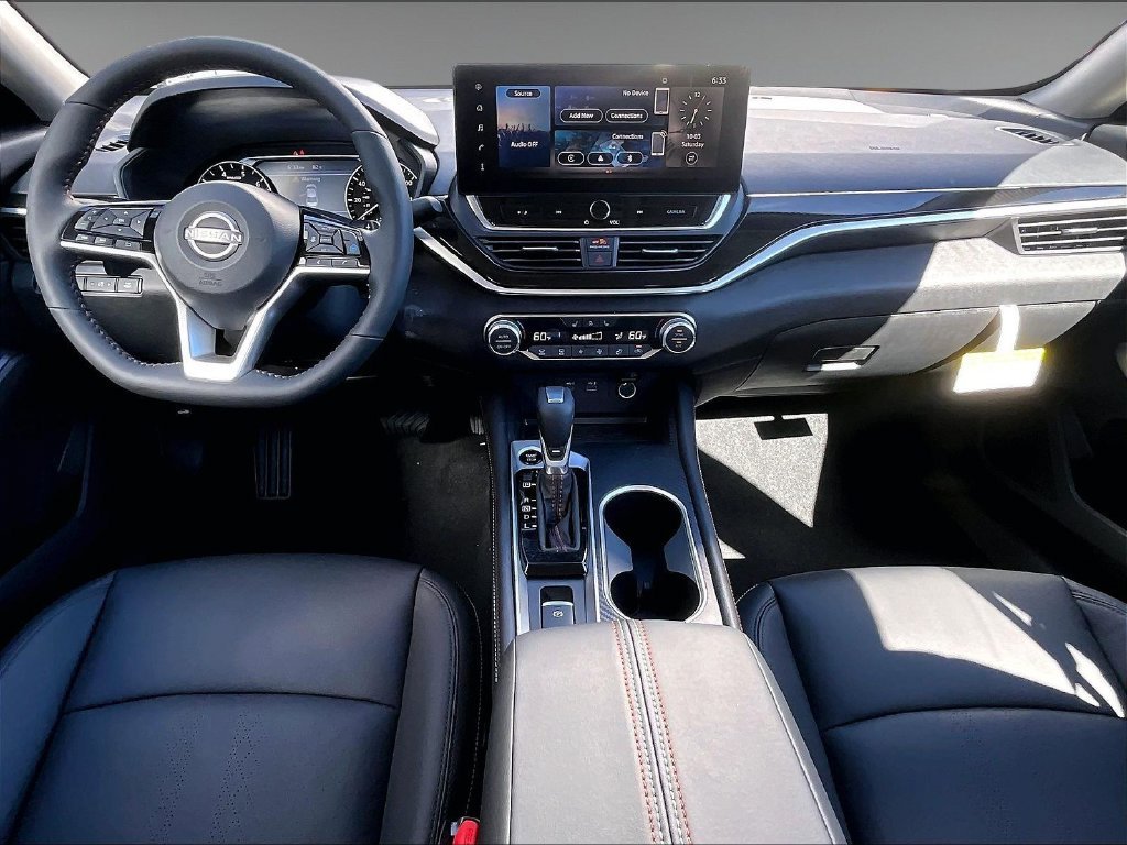 New 2026 Black Nissan 2.5 SR image 5