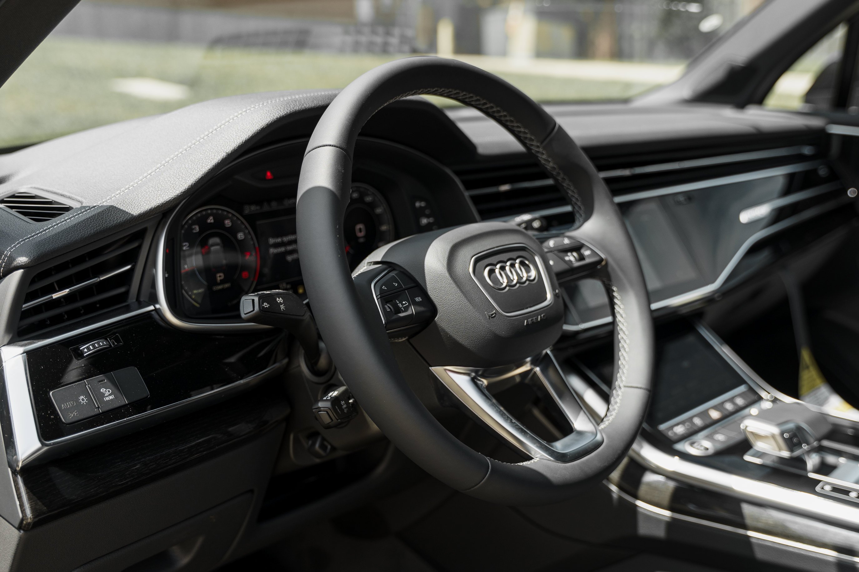 New 2026 MYTHOS BLACK Audi Premium image 9