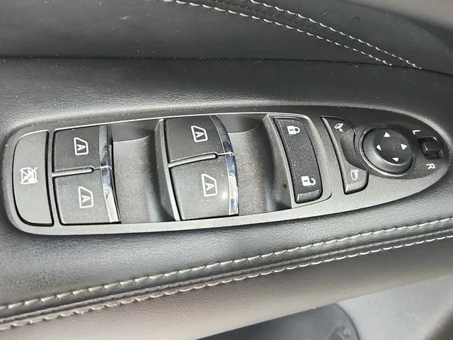 Used 2020 Black INFINITI LUXE image 36