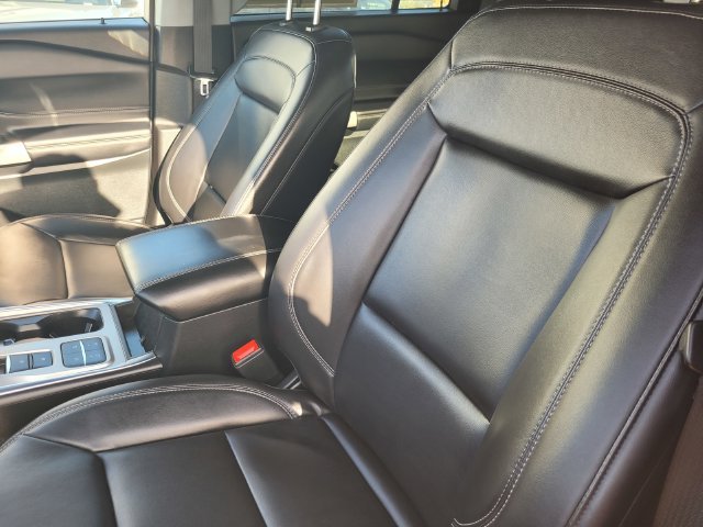 Used 2023 Red Ford XLT image 13