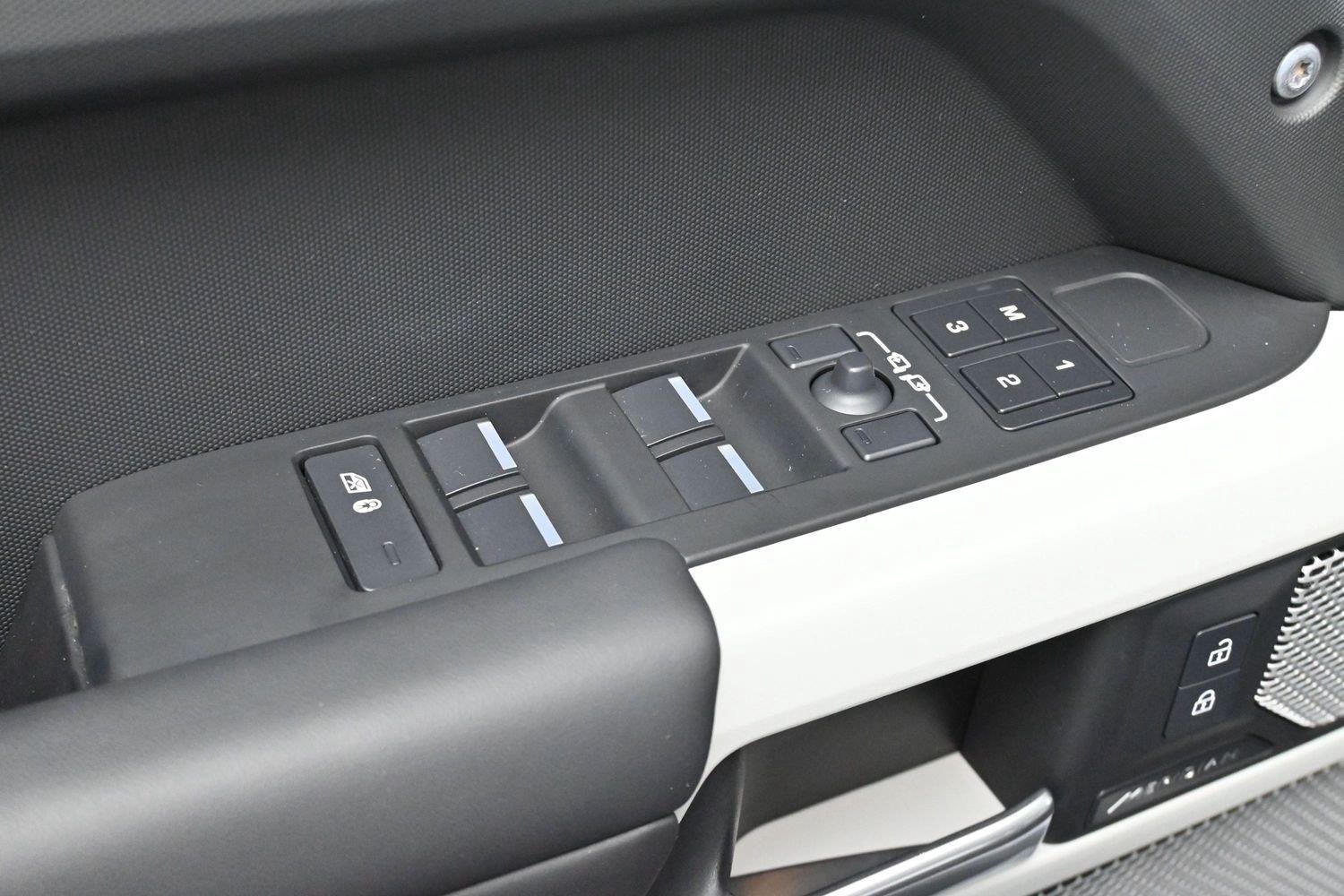 Used 2024 Eiger Grey Metallic Land Rover S image 13