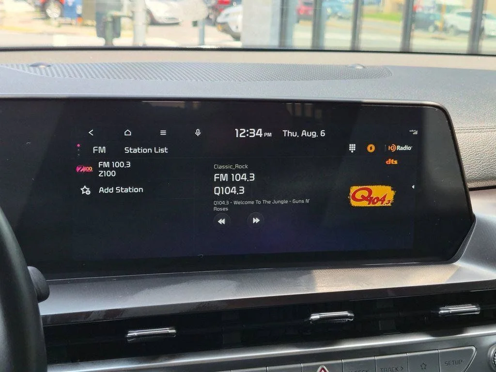 Used 2023 Black Kia S image 20