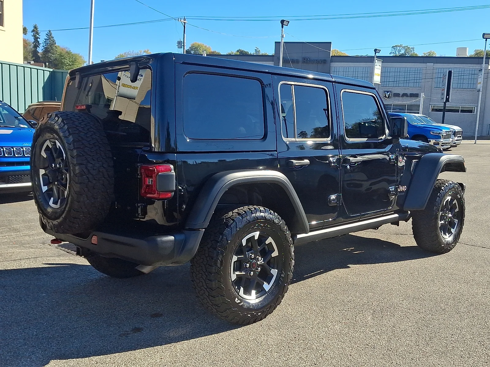Used 2025 Black Jeep Rubicon image 11