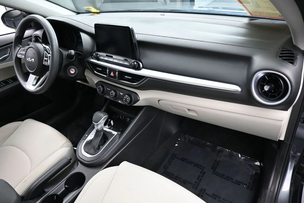 Used 2023 Gravity Gray Kia LXS image 35