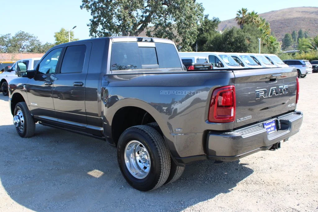 New 2026 Granite Crystal Metallic Clear-Coat Exterior Paint Ram Laramie image 6