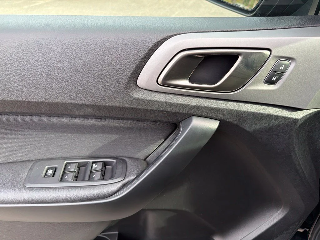 Used 2023 Black Ford XLT image 9
