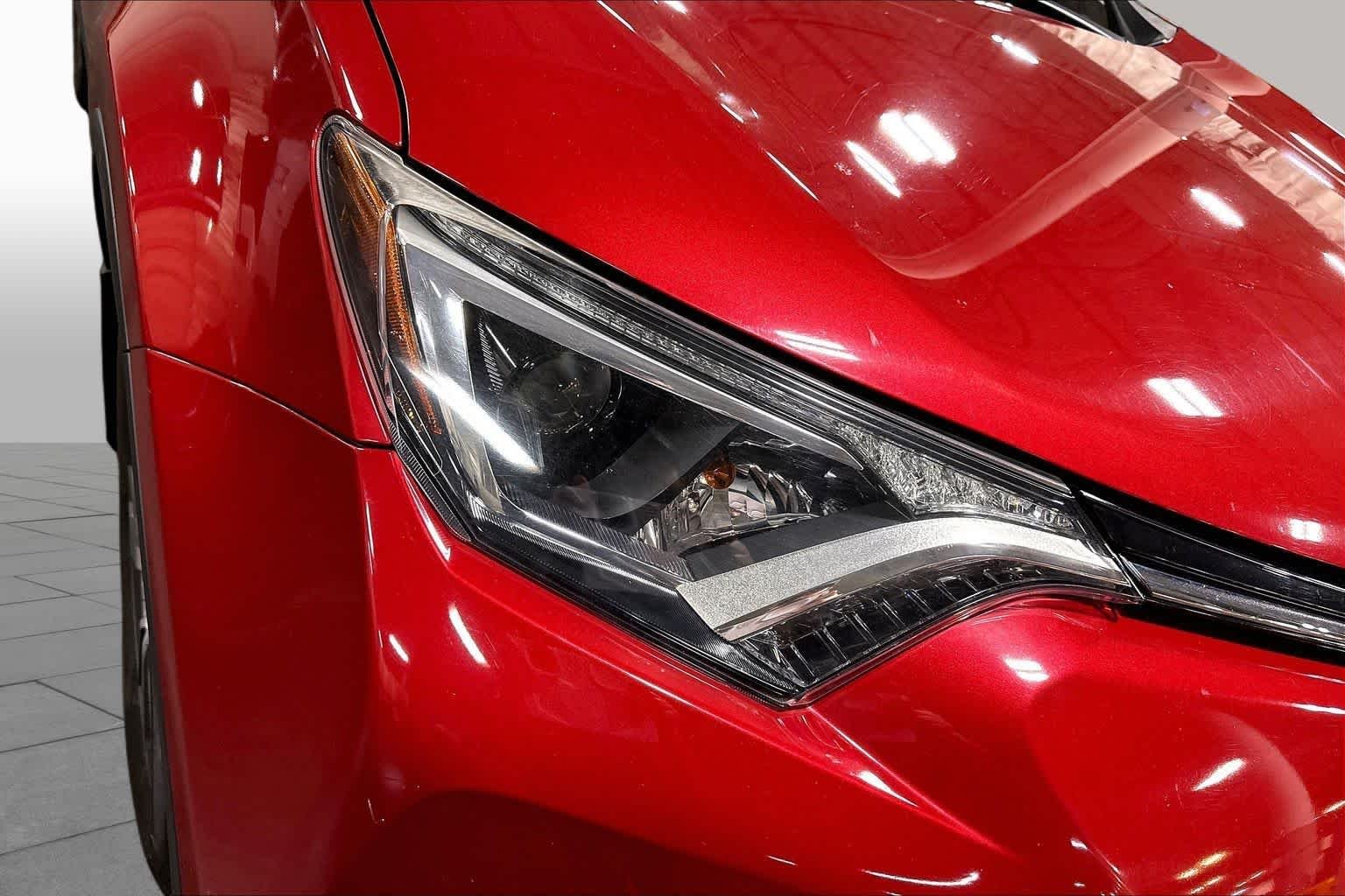 Used 2017 Barcelona Red Metallic Toyota XLE image 27