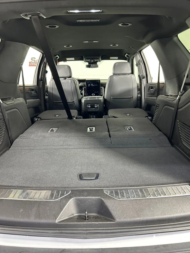 Used 2025 White GMC Denali image 23