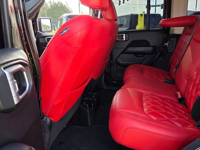 Used 2020 Black Jeep Unlimited Sahara image 7