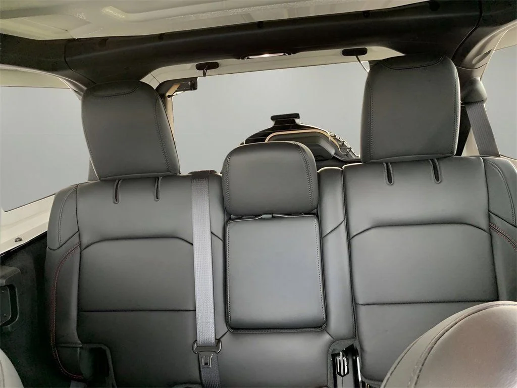 2025 Jeep Wrangler 4-Door Rubicon - Photo 35