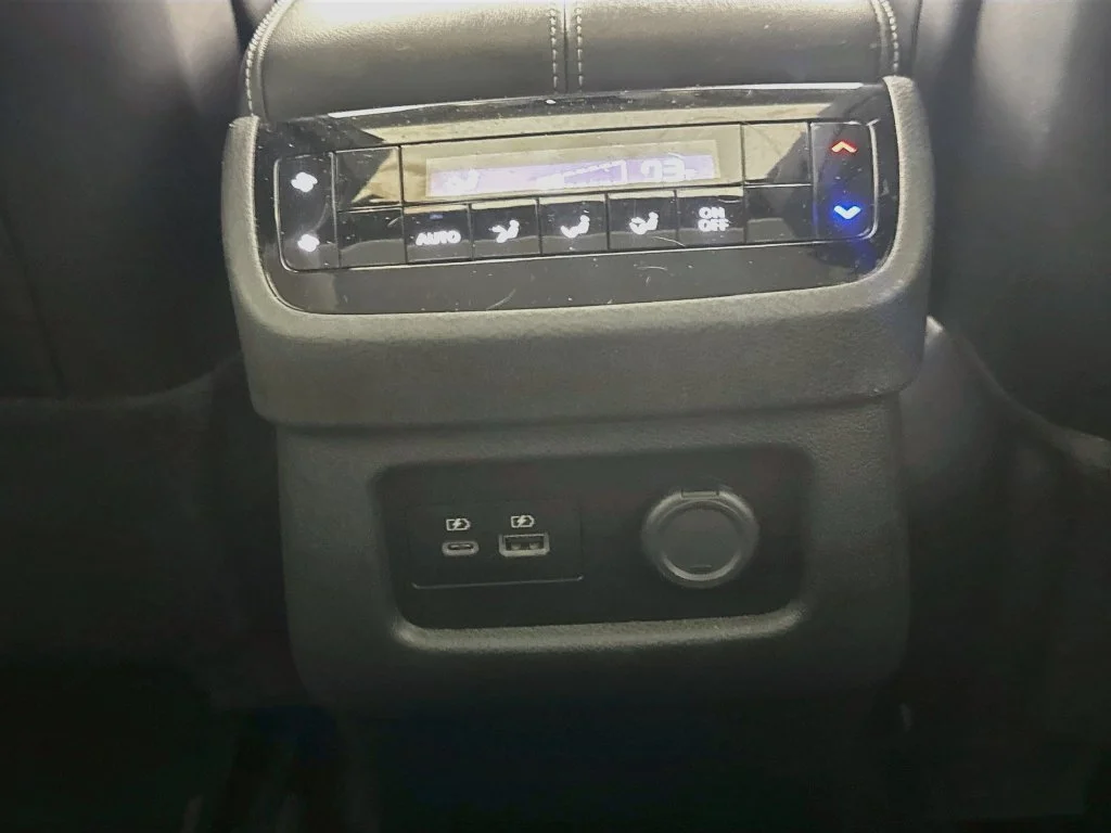 Certified Used 2024 Silver INFINITI LUXE image 34
