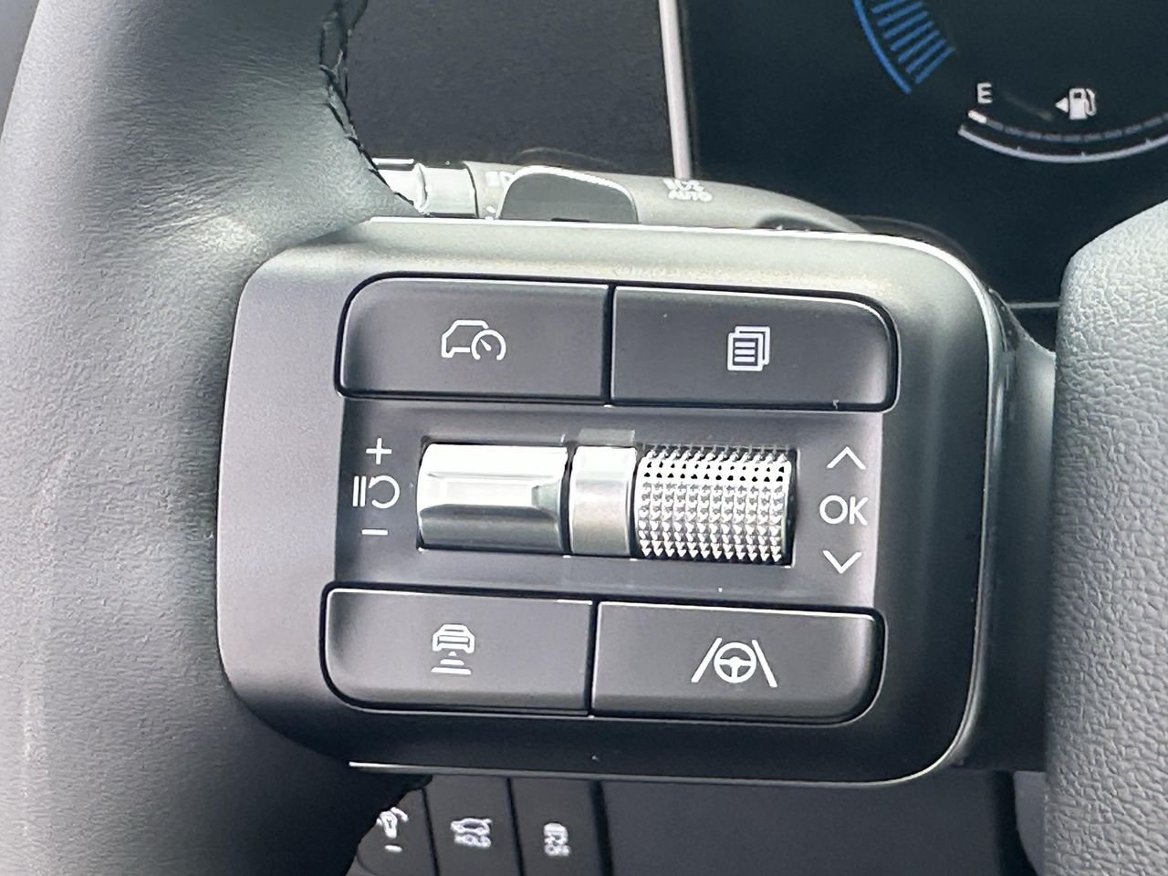 New 2026 Ecotronic Gray Hyundai SE image 22