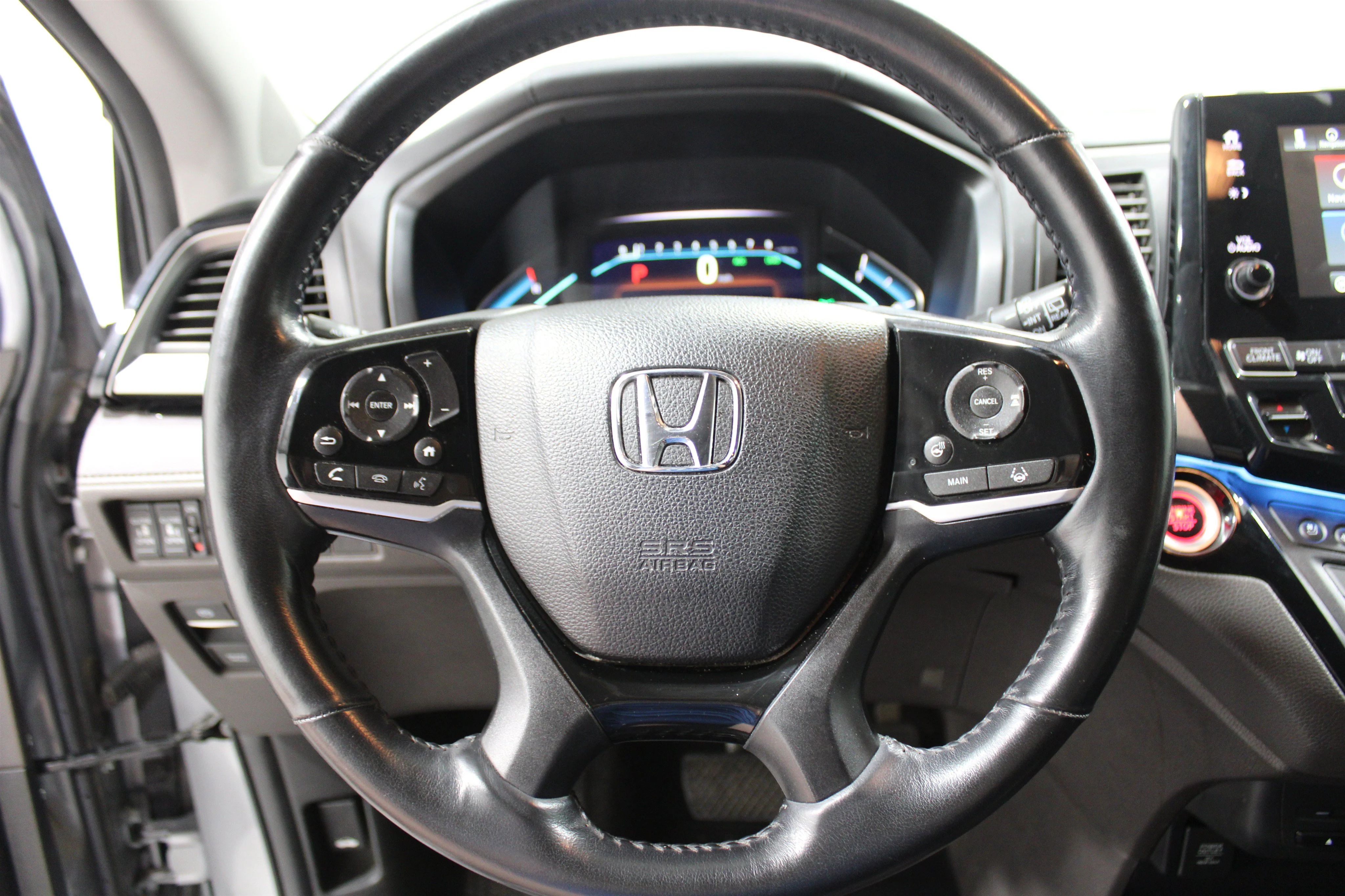 Used 2018 Silver Honda Elite image 9