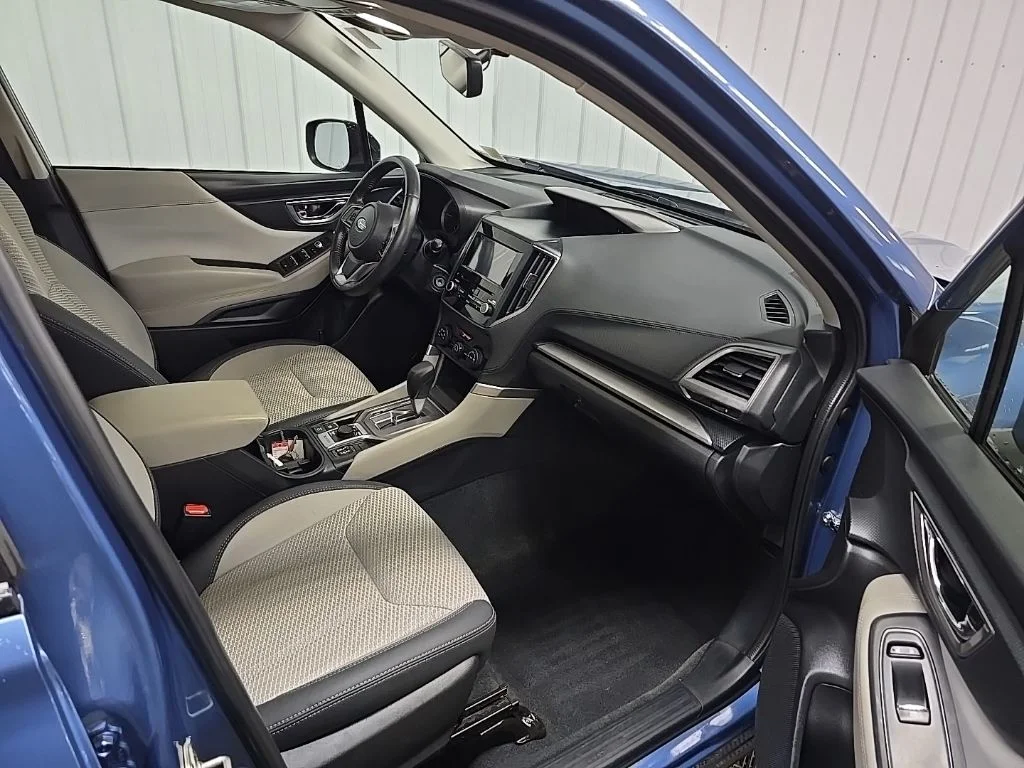 Used 2020 Horizon Blue Subaru Premium image 16