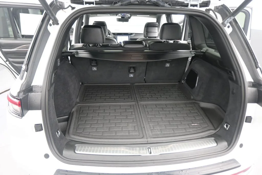 Used 2024 White Jeep Overland image 43