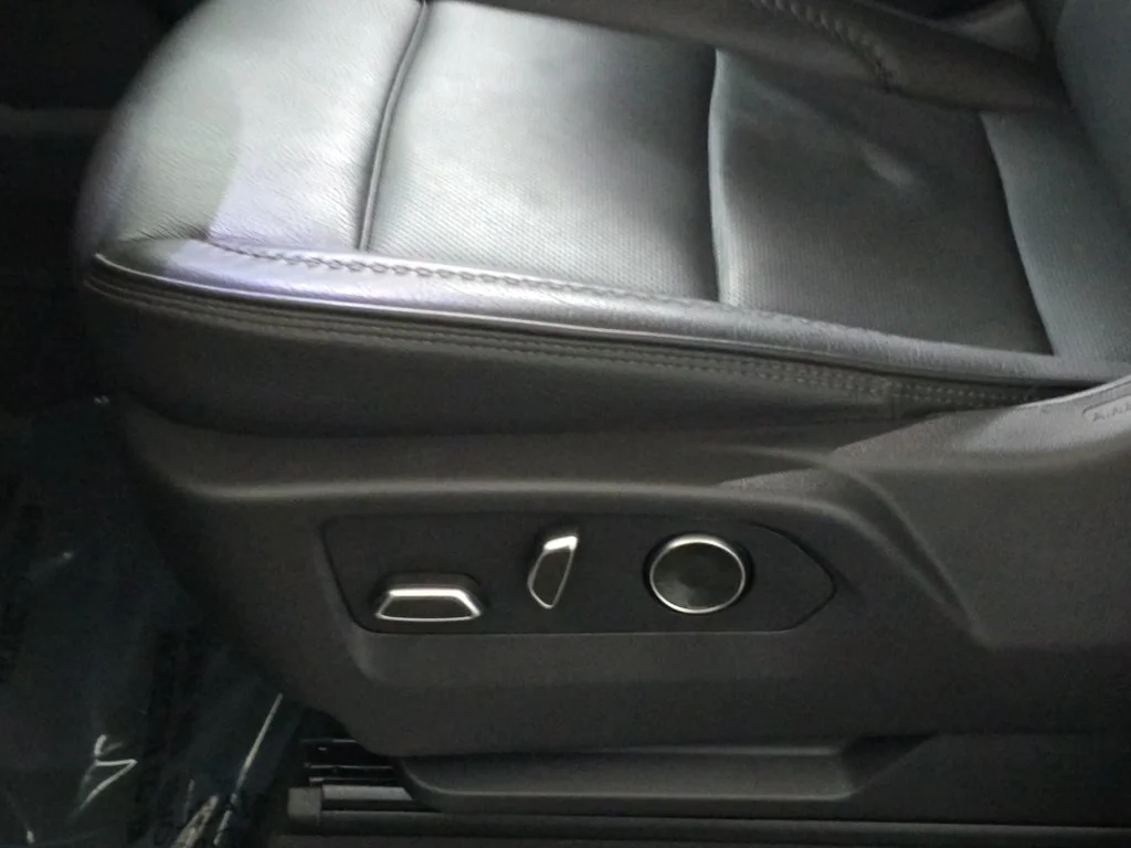 Used 2024 Black GMC Denali image 31