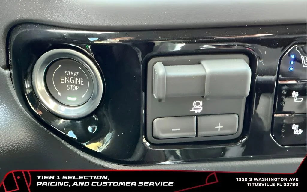 New 2026 Glacier White Tricoat GMC SLT image 52