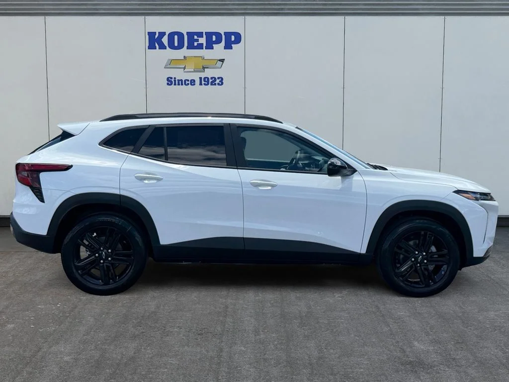 New 2026 Summit White Chevrolet ACTIV image 6