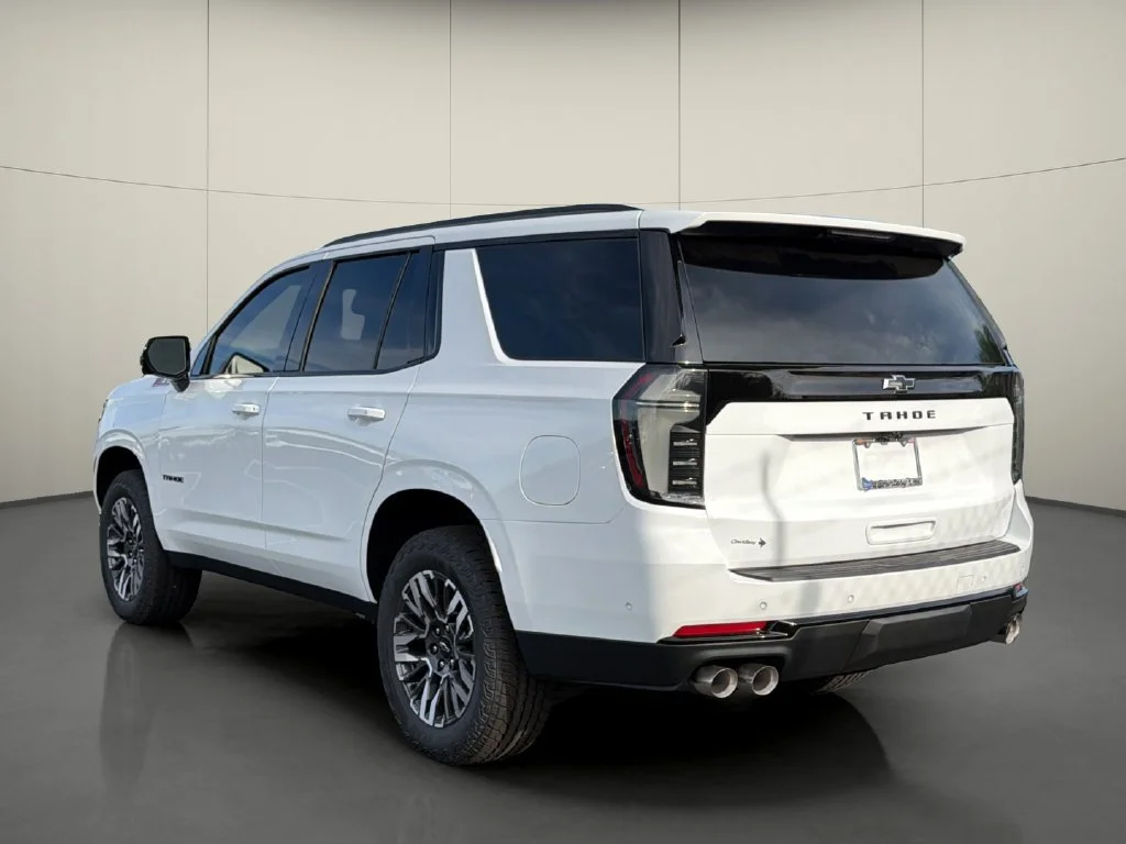 New 2026 Summit White Chevrolet Z71 image 5