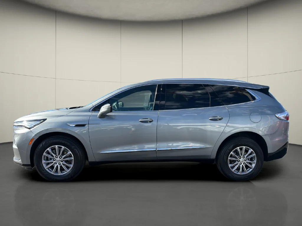Used 2023 Includes Pitch Dark Night lower exterior accent color.) Buick Essence image 9