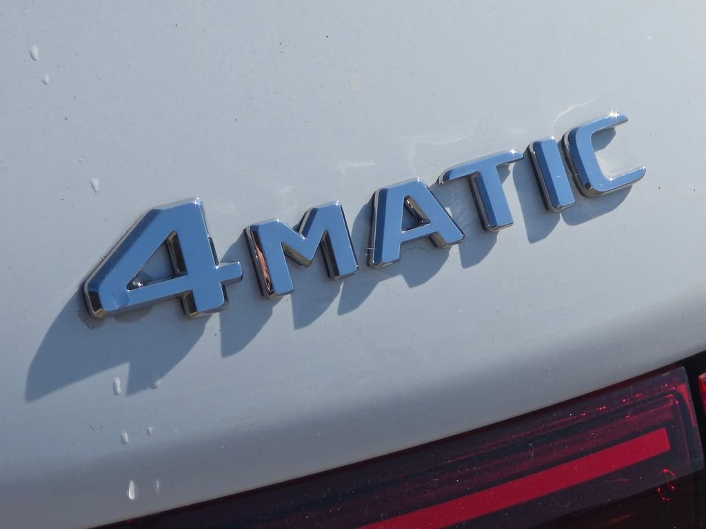 New 2026 Polar White Mercedes-Benz GLB 250 image 4