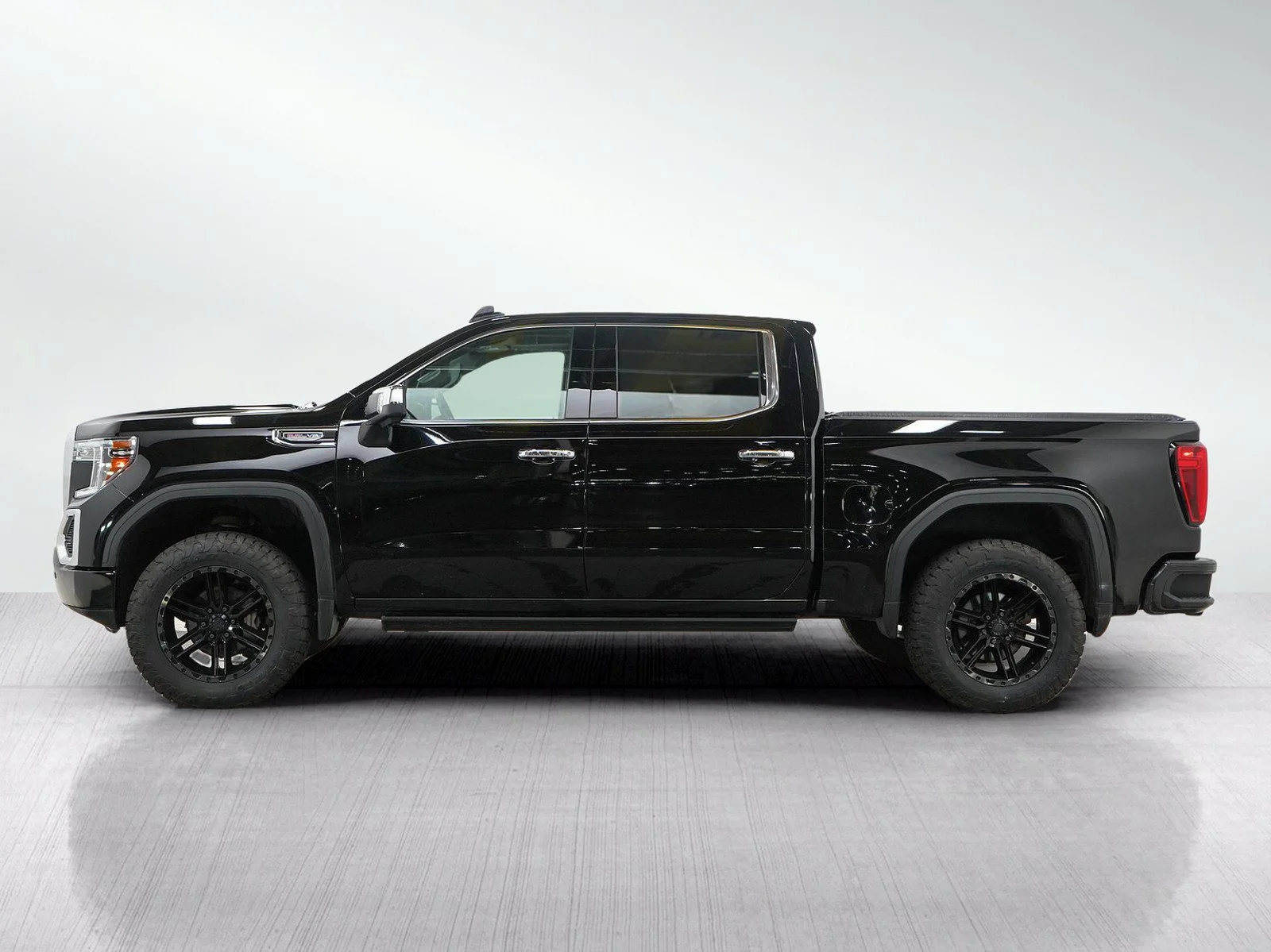 Used 2019 GMC Sierra 1500 Denali Denali with VIN 1GTU9FEL0KZ131487 for sale in Wayzata, Minnesota
