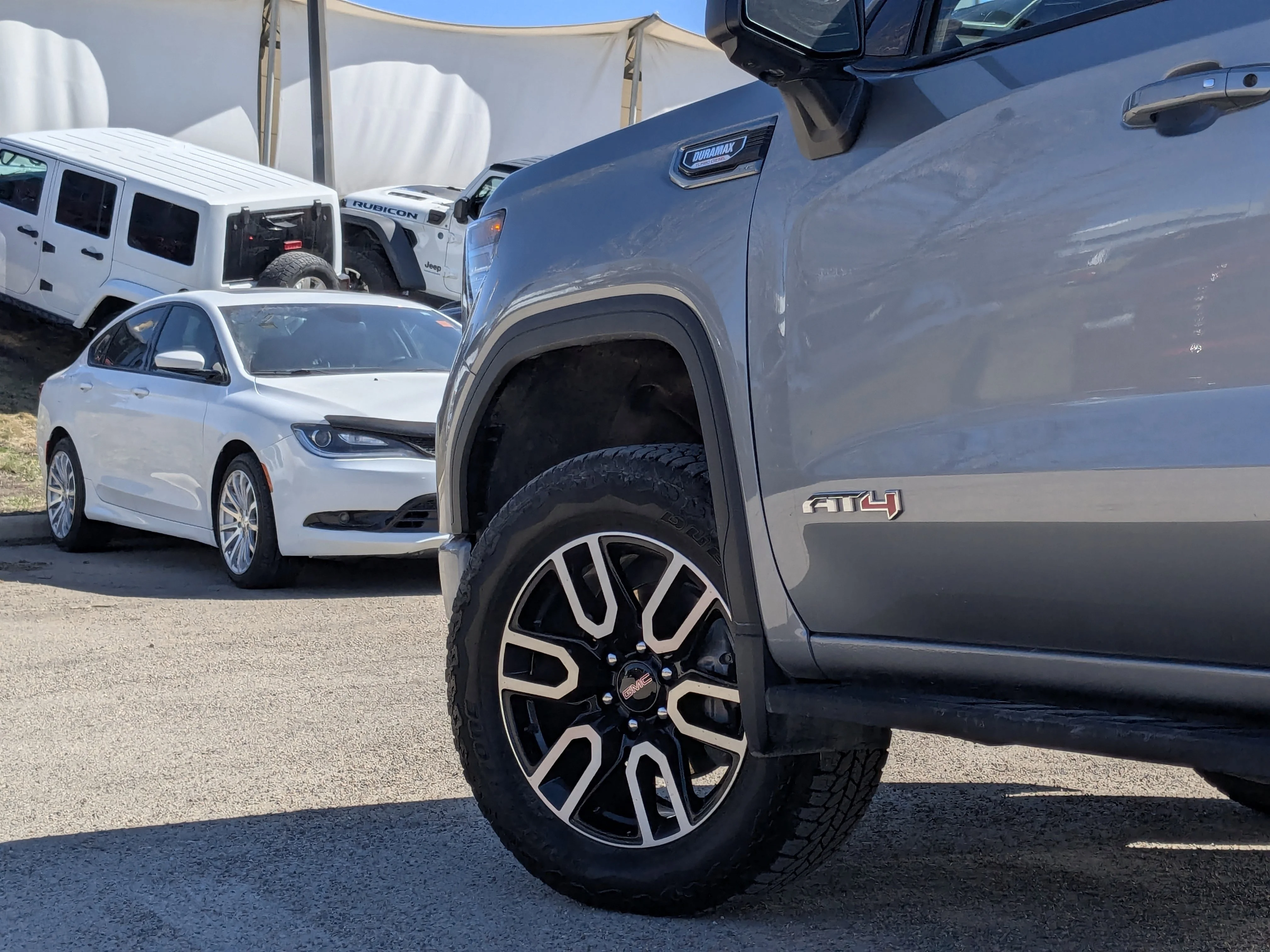 Used 2025 Grey GMC AT4 - - 2Lift - X31 Pkg - AT4 Premium Pkg - Sunroof - Leather image 11
