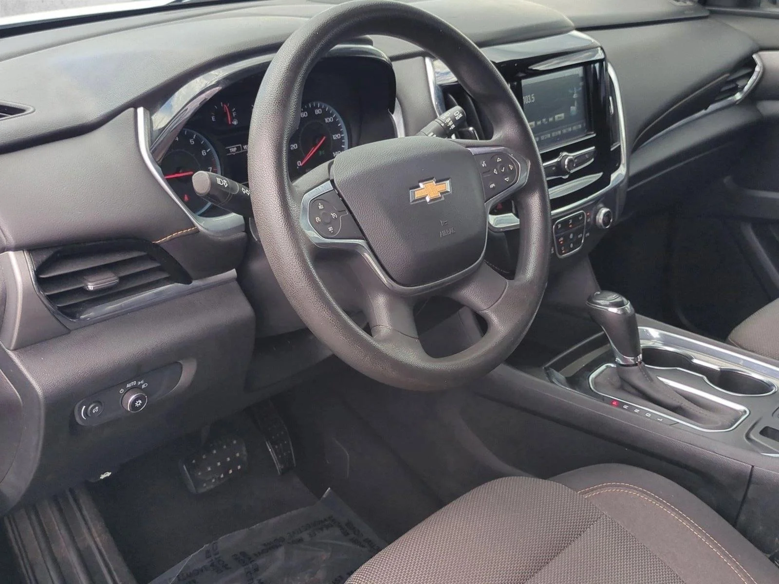 Used 2019 Summit White Chevrolet LS image 10