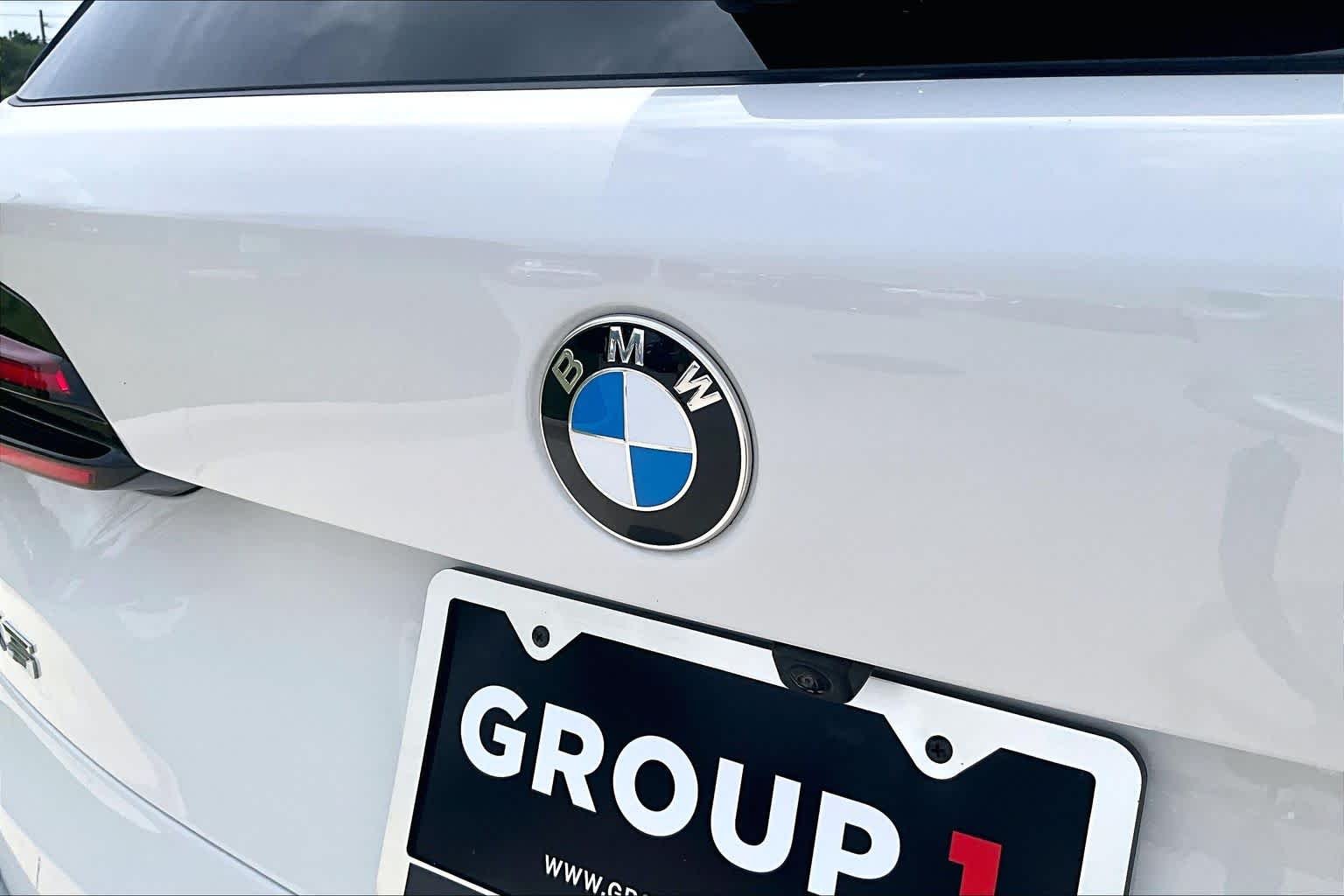 Used 2025 Alpine White BMW xDrive40i image 30