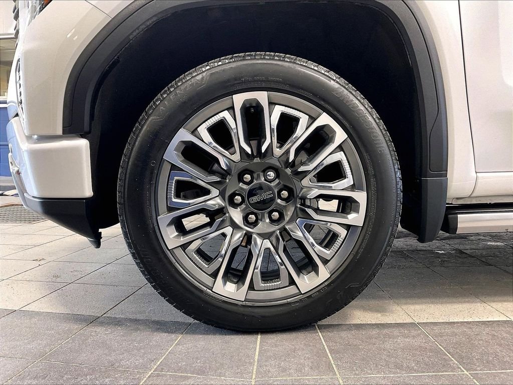 Used 2023 White GMC Denali Ultimate image 7
