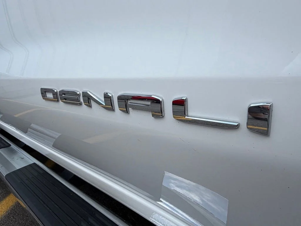 Used 2023 White GMC Denali image 57