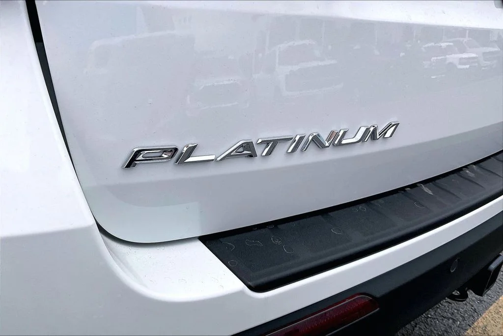 New 2026 Star White Metallic Tri-Coat Ford Platinum™ image 32