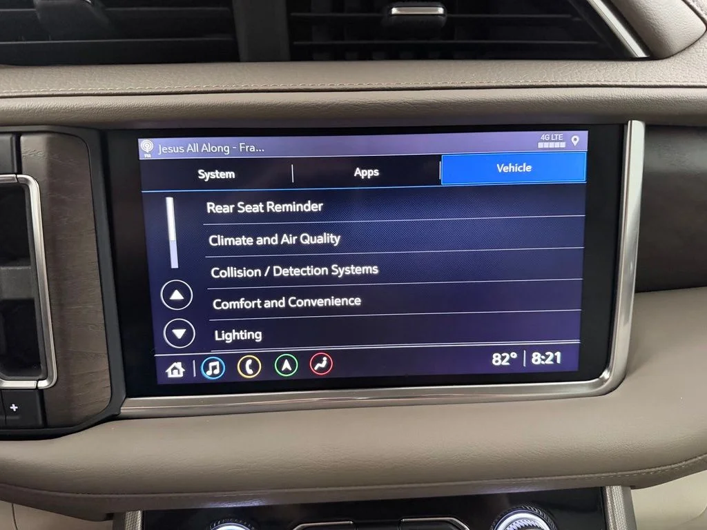 Used 2021 White Frost GMC Denali image 29