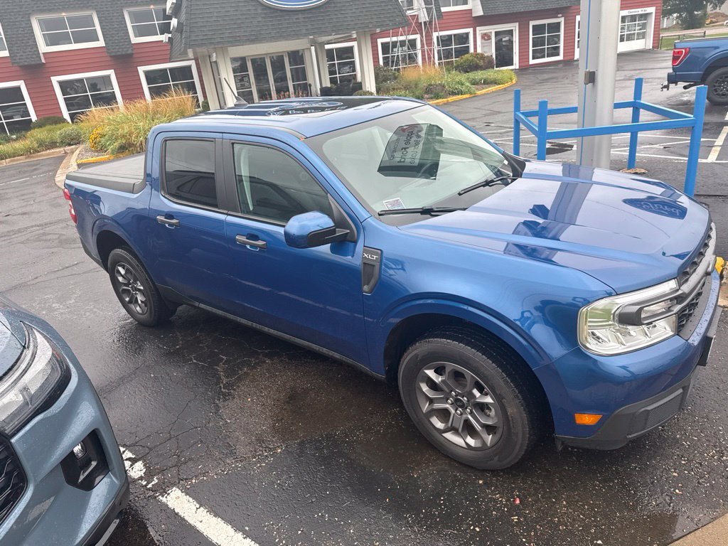 Used 2023 Blue Ford XLT image 2