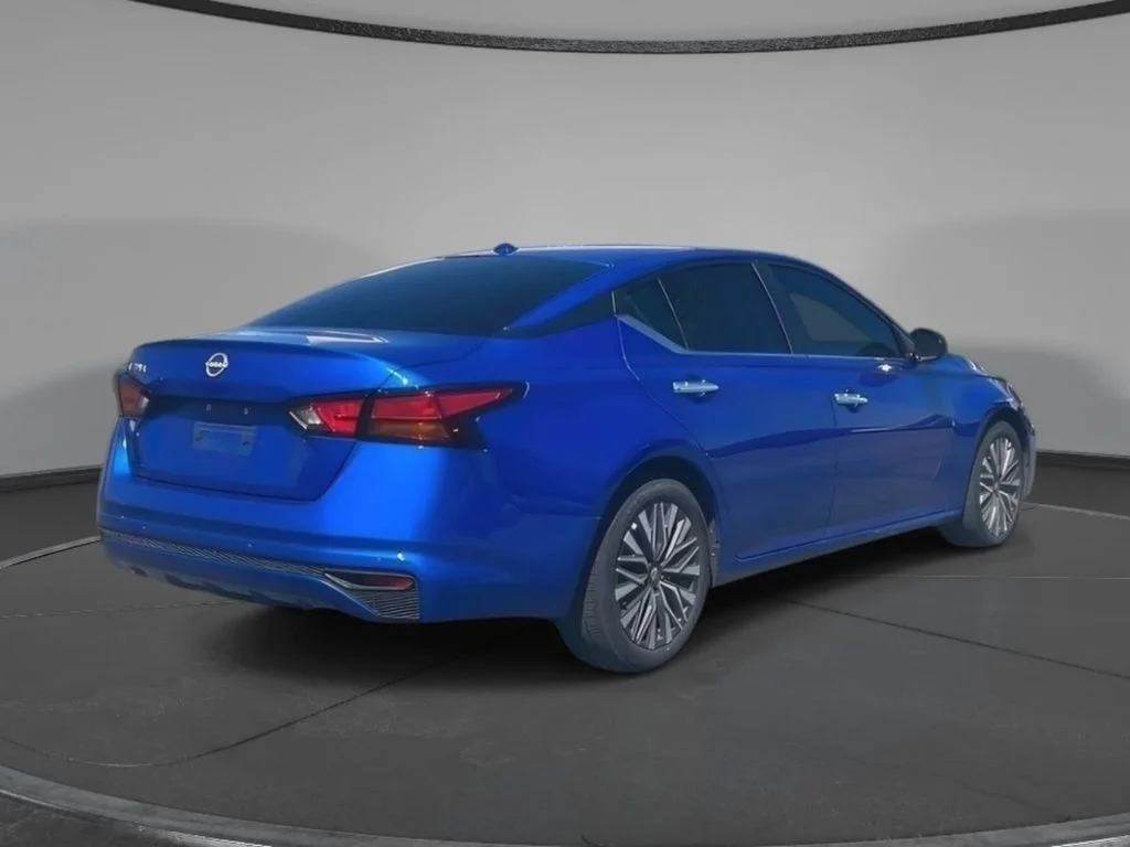 2025 Nissan Altima SV - Photo 7