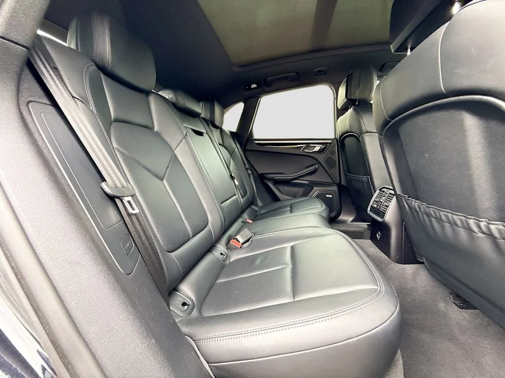 Used 2021  Porsche S image 30