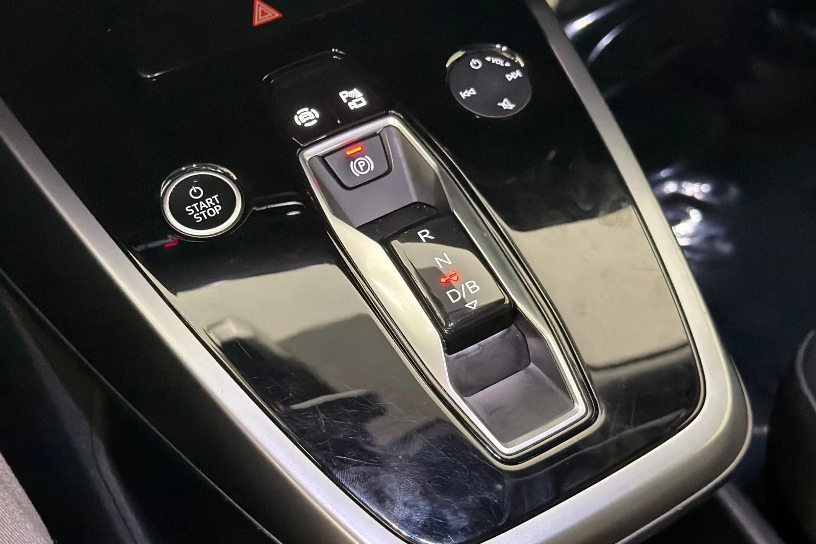 Used 2023 Pebble Gray Audi Premium Plus 50 quattro image 21