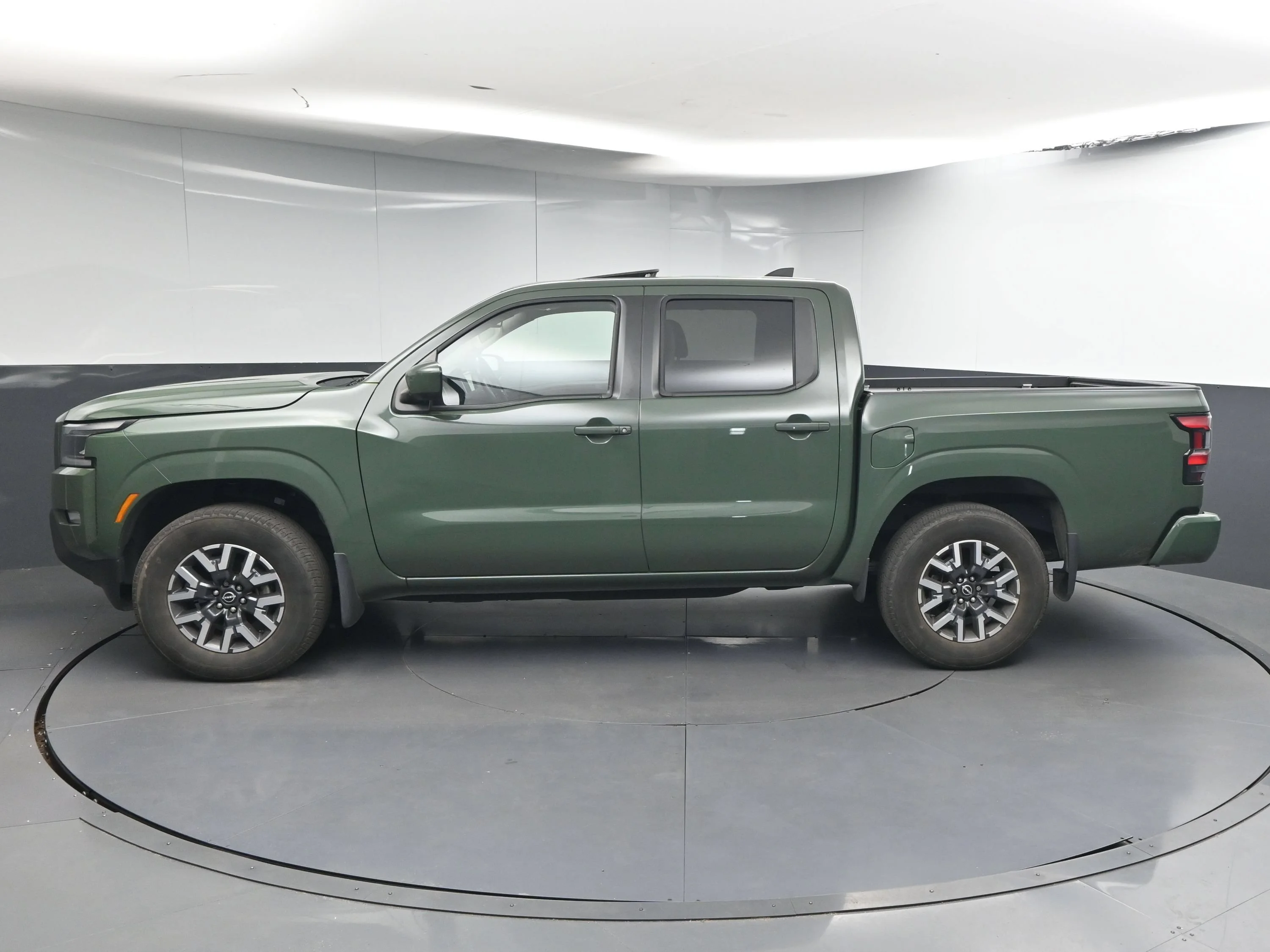 Certified Used 2024 Tactical Green Metallic Nissan SL image 4