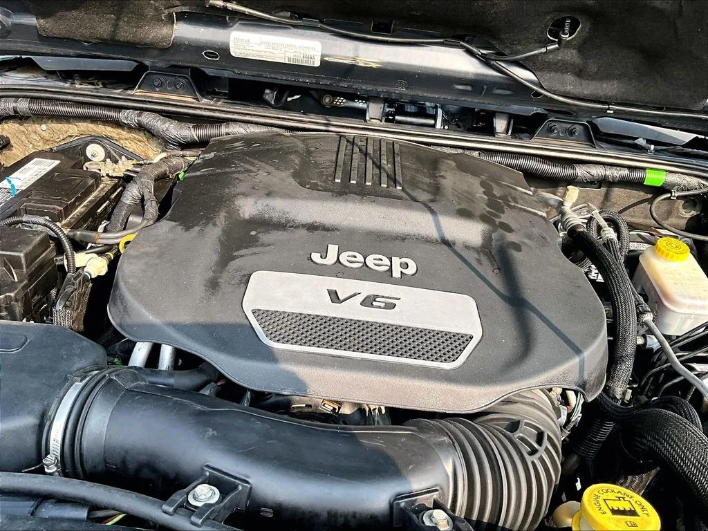 Used 2017 Black Jeep Sahara image 35