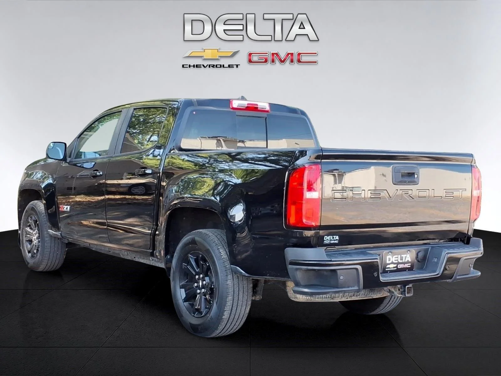 Used 2022 Black Chevrolet 4WD Z71 image 3